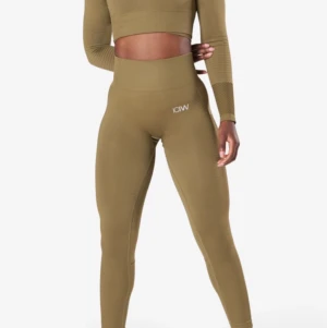 ICIW tights  - Säljer dessa ICIW tights i storlek S, använda fåtal gånger & är i väldigt fint skick. Skickar bilder vid intresse och skickar gärna emot fraktkostnaden☺️  säljes för 300kr + frakt!  Priser är diskuterbart vid smidig affär. 