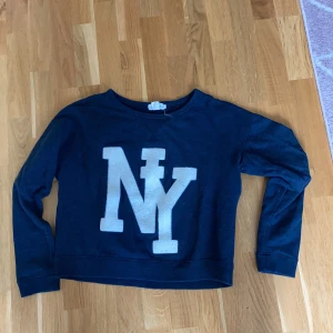 Sweater storlek S - Fin tjocktröja i storlek M från HM. Fint skick!