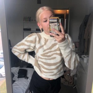 Söt tröja  - Jätte fin teöja från gina