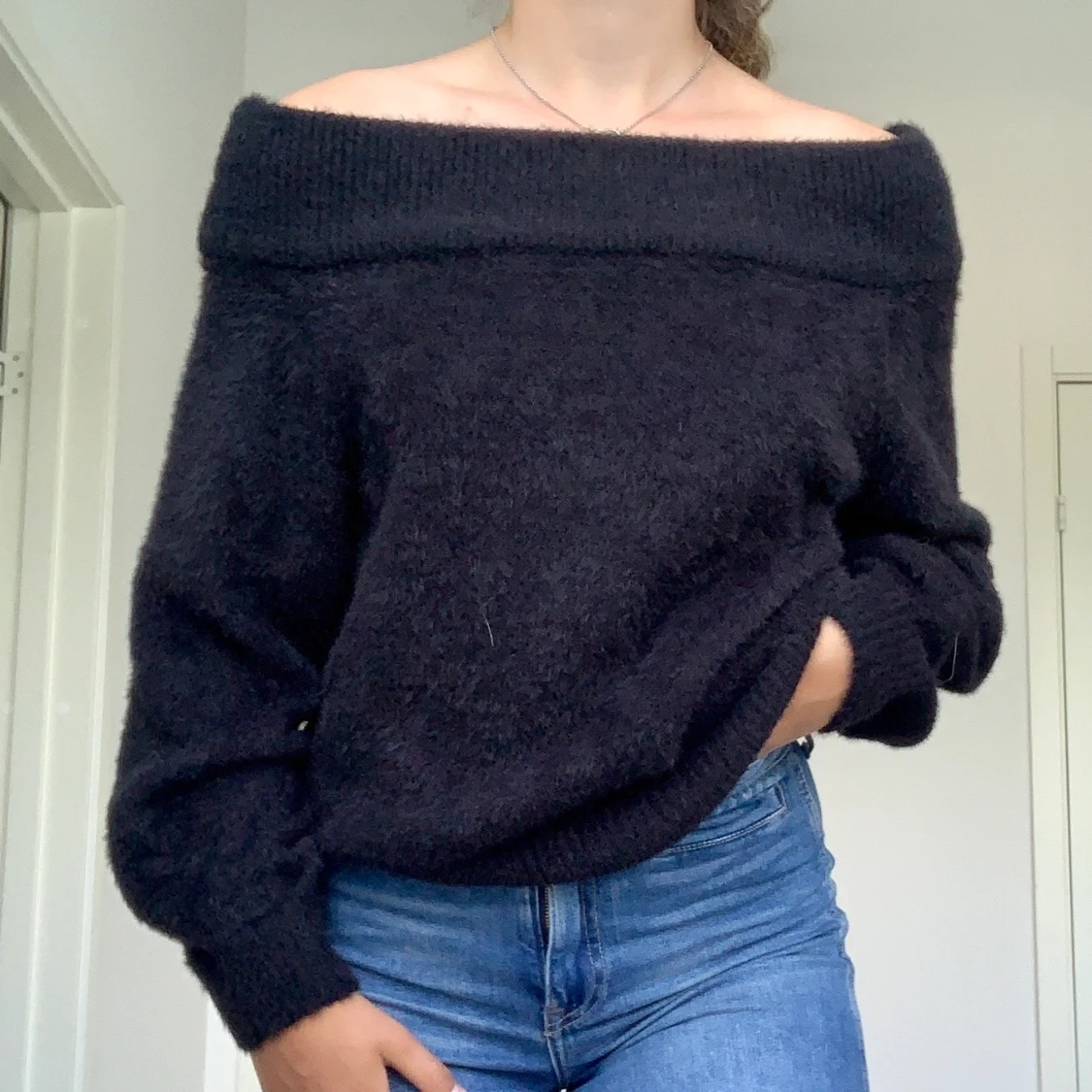 Stickad off shoulder tröja
