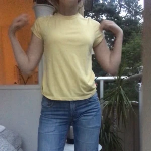 Tre t-shirt - Tre t-shirts för 150kr. Från monki och pull&bear