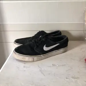 Nike janoski i storlek 40, passar även 39