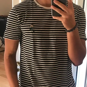 UO stripe t shirt size L - Rarely worn t shirt from Urban Outfitters 