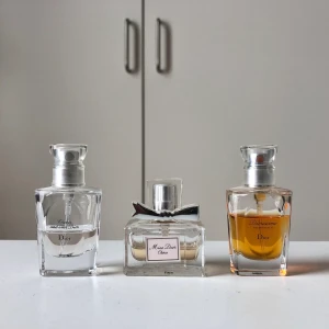 Parfymer - Dior - Pga att jag numera är vegan och ej vill använda djurtestade saker, säljer jag dessa halvt använda parfymerna billigt. Alla för 150kr + frakt. Vill man köpa någon separat, kontakta mig!