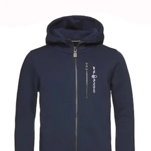 sail racing - mörk blå kofta från sail racing                                        storlek S, bra skick nästa nyskick                                köpt för 1000 kr 