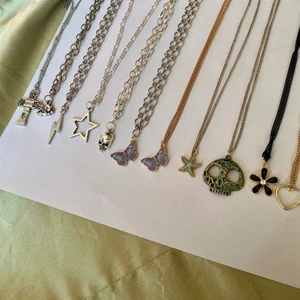 Halsband 69kr/st - Halsband med olika motiv. 69kr/st<33      FRAKT:11kr @z.mycken på ig<3
