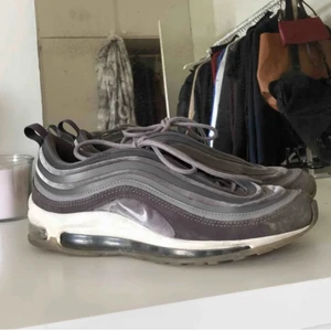 Nike 97 - Jättesnygga Nike 97. Storlek 40, jättefint skick.