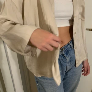 Carin wester skjorta - Så fin skjorta från Carin Wester i viskostyg💕  Den är i Strl 36 och nästan aldrig använd😊