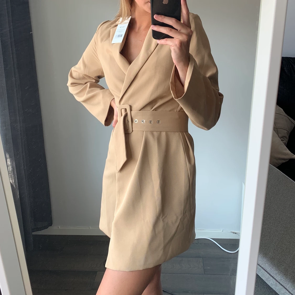 Beige blazer klänning