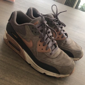NIKE AIR MAX 41 - Sparsamt använda. 