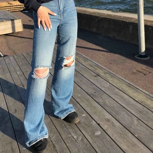 Jeans från Gina  - Jeans från Gina! Använda endast ca 3 gånger så i väldigt bra skick!☺️  Säljer dessa pågrund utav att dom inte kommer till användning.  Om många är intresserade, blir det budgivning!🥰  Frakt tillkommer :) 
