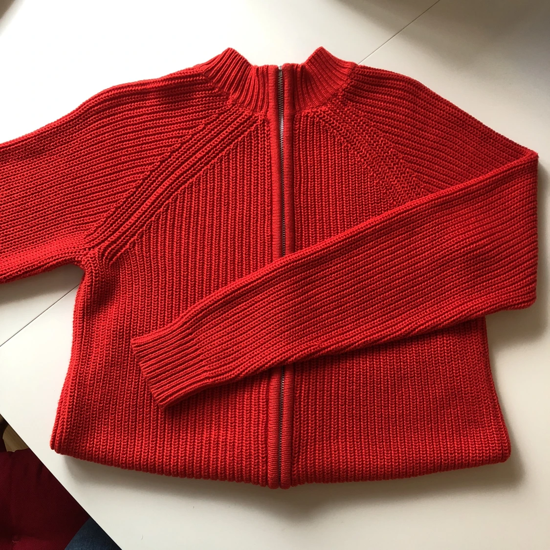 Röd tröja - 1535384954