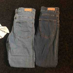 Två jeans från bikbok nästintill oanvända. Båda för 150kr elr 100kr st. Pris kan diskuteras. 