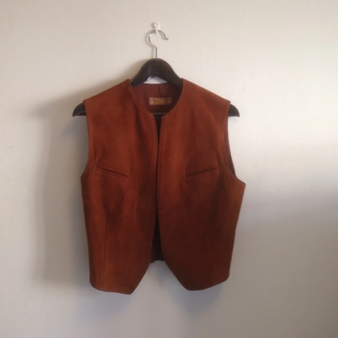 Mocka väst från pub, köpt vintage. I bra skick och super fin! Passar storlek S/M  - 1393073229