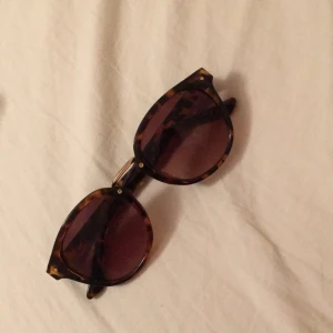  - Solglasögon från Gina helt ny 