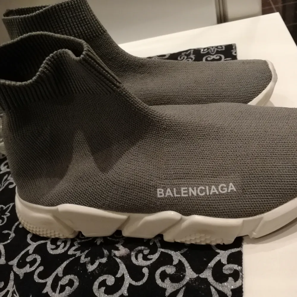 Kopior utav Balenciaga skor. Använda endast 1 gång. . Skor.