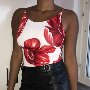  - Superfint kort linne i stretchigt material. Kan mötas i Stockholm eller skickas mot fraktkostnaden! 😊