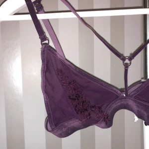  - söt topp från ginatricot, aldrig använd🌸 frakt 30:-