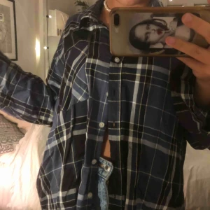  - En oversized skjorta💗 möts upp eller fraktar