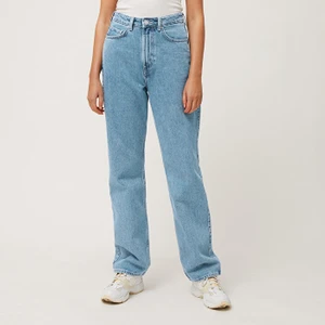 Weekday row 28/32 - Säljer mina weekday row i färgen sky blue 💙 använda men i bra skick! 