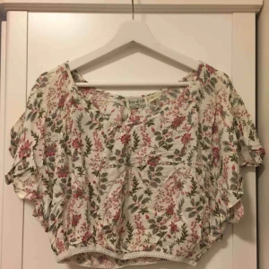  - Tree of Life magtröja. Fin kvalité. Somrig. 