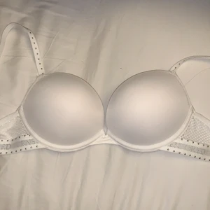 Cool bh - En bh i 70A push up, köptes på new yorker för runt 169 om jag minns rätt❤️säljs för 80+frakt❤️