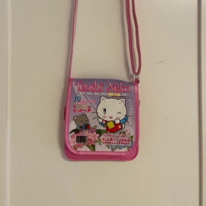 Väska - Säljer den här jättegulliga Tenshi Neko axelremsväskan💓 Tillkommer frakt :)