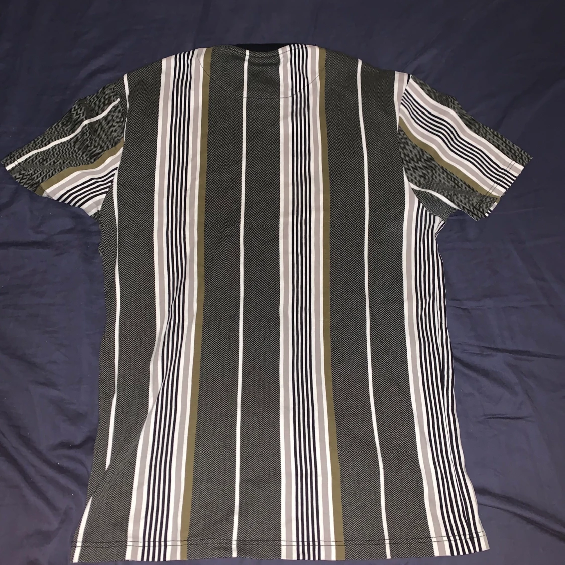 River Island Grön randigt mönster t-shirt (S) - 90