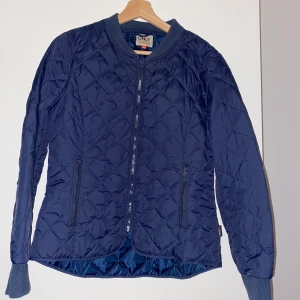 Jacka  - Jacka till salu 