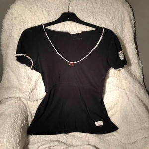  - Odd Molly tröja i storleken 2 , tror de är en small men kanske medium, superbekväm och jag har använt den men den är fortfarande i fint skick 💕