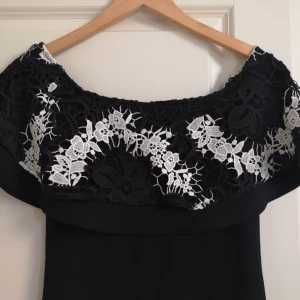  - Kort klänning från River Island.. Använd en gång 