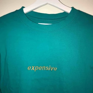  - Långärmad tröja. Använd 1 gång. Köpare står för frakt! 