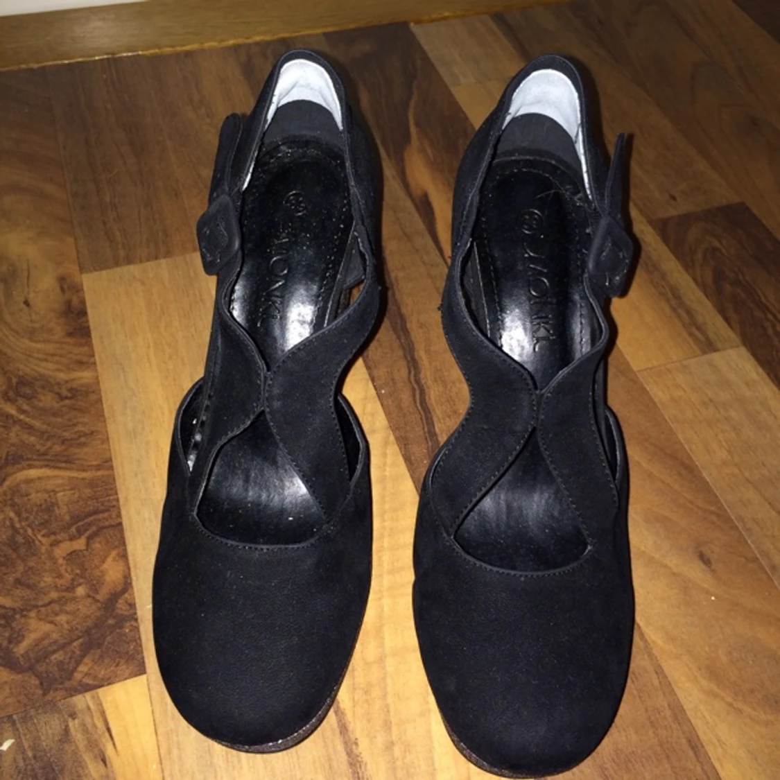 Aldrig använda. Köpt på monki säljer på grund av att dom är på tok förstora!  - 1394746644