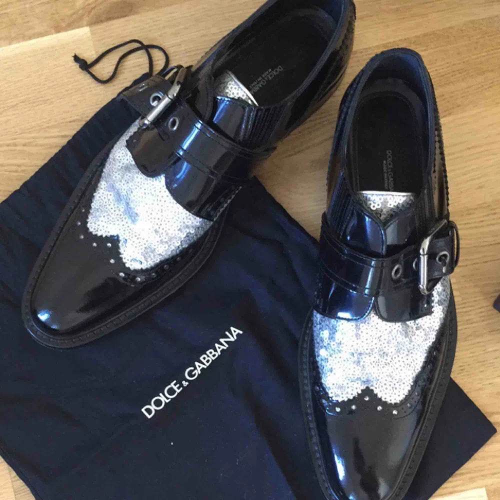 Dolce Gabbana paljett Oxfords  Strlk 38 Använda endast en gång! Som nya!!. Skor.