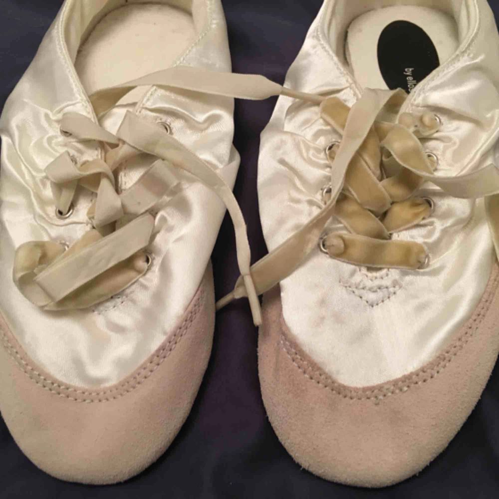 Ballerina skor från Ellos. Aldrig använda. . Skor.