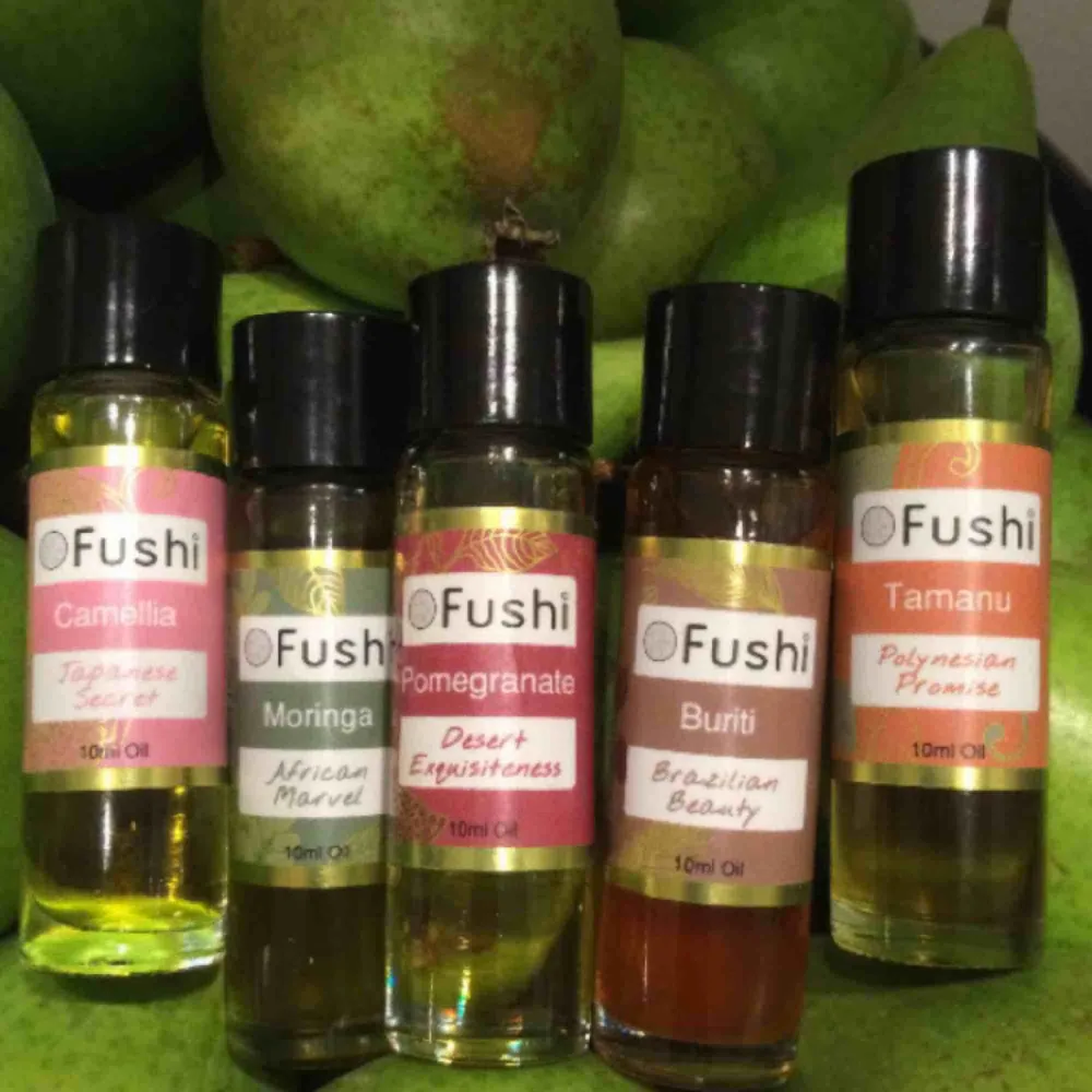 Tropiska kallpressade oljor från märket Fushi från London. 2 st kvar passion seed & tamanu använda 1 gång men mycket kvar. Båda har olika välgörande egenskaper. Innan 45 kr/st,nu båda 2 för 49 kr.✨. Hoodies.