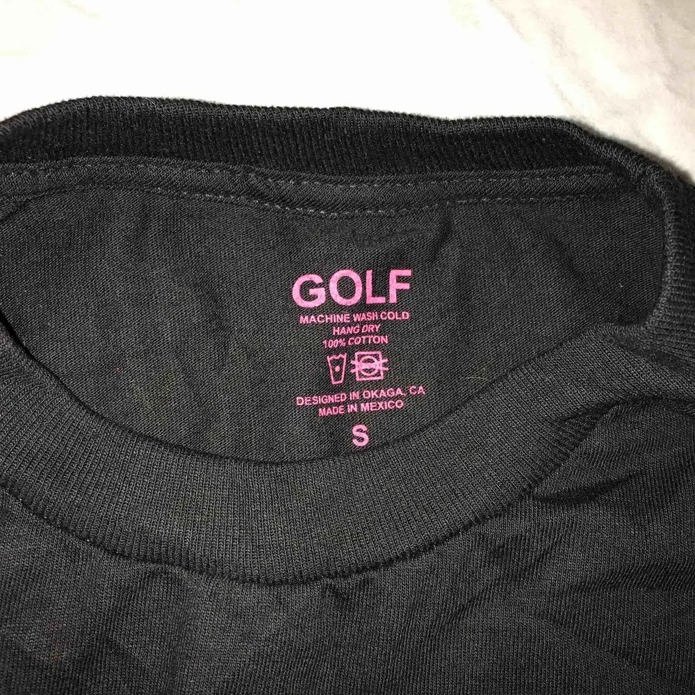 äkta golfwang-tröja!! använd en gång, inga hål eller slitningar. är storlek S men sitter lite oversized 💋. Skjortor.
