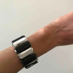  - Armband 10kr  Frakt: 9kr 