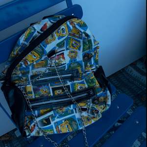Skitcool Svampbob-ryggsäck 🎒 Använd en gång men förtjänar så mycket mer!! 🌱 Frakt tillkommer