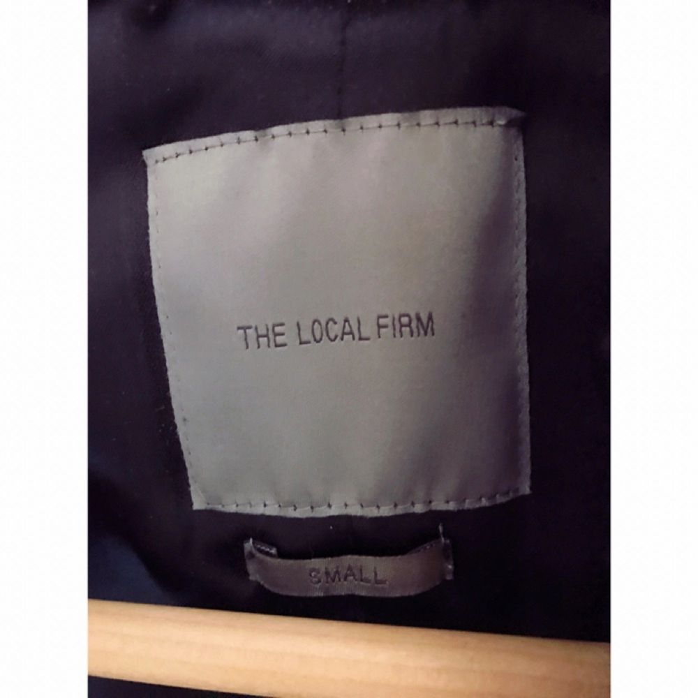 Black Bomber Jacket från THE LOCAL FIRM. Som ny. Nytt pris 1999kr.. Jackor.