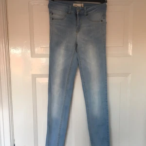  - Väldigt stretchiga jeans från Gina Tricot.
