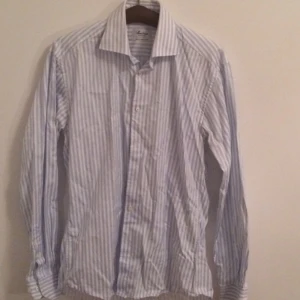  - Stenströms, 39
Gant M (smal)
Zara kavaj s/m
200 kr st