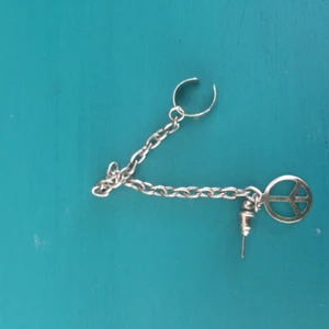  - Earcuff, ring & armband säljes i ett kit. Finns i Järvsö, köpare står för ev frakt ✨