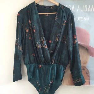  - Oanvänd body från Zara Köper betalar frakt, alt. kan vi mötes upp i Stockholm 