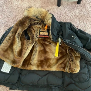 Parajumper  - Parajumper i small. Chest slim fit. Bra skick. 