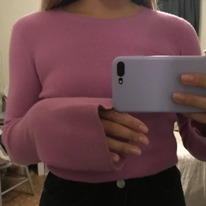 Tröja bikbok - Lila oanvänd tröja från bikbok, storlek S. 50kr + frakt✨