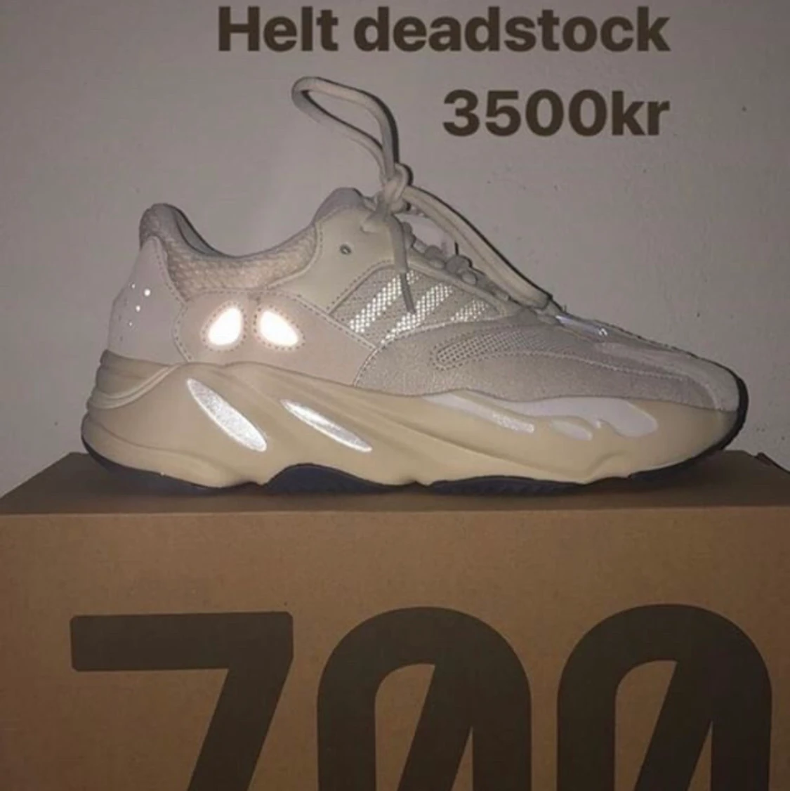 Yeezy 700 analog storlek 43 1/3