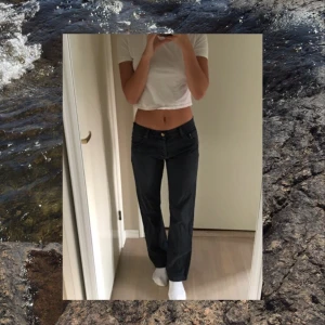 Jeans! - Trendiga lågmidjade jeans från HM i storlek 30/32! Bra skick och riktigt coola!