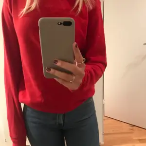Röd sweatshirt 