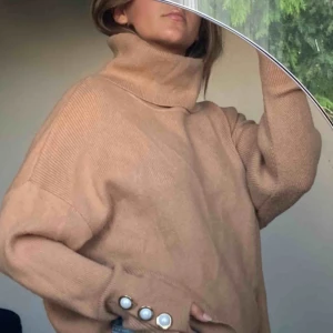  - Jättefin stickad tröja från Zara. Jättefint skick💗